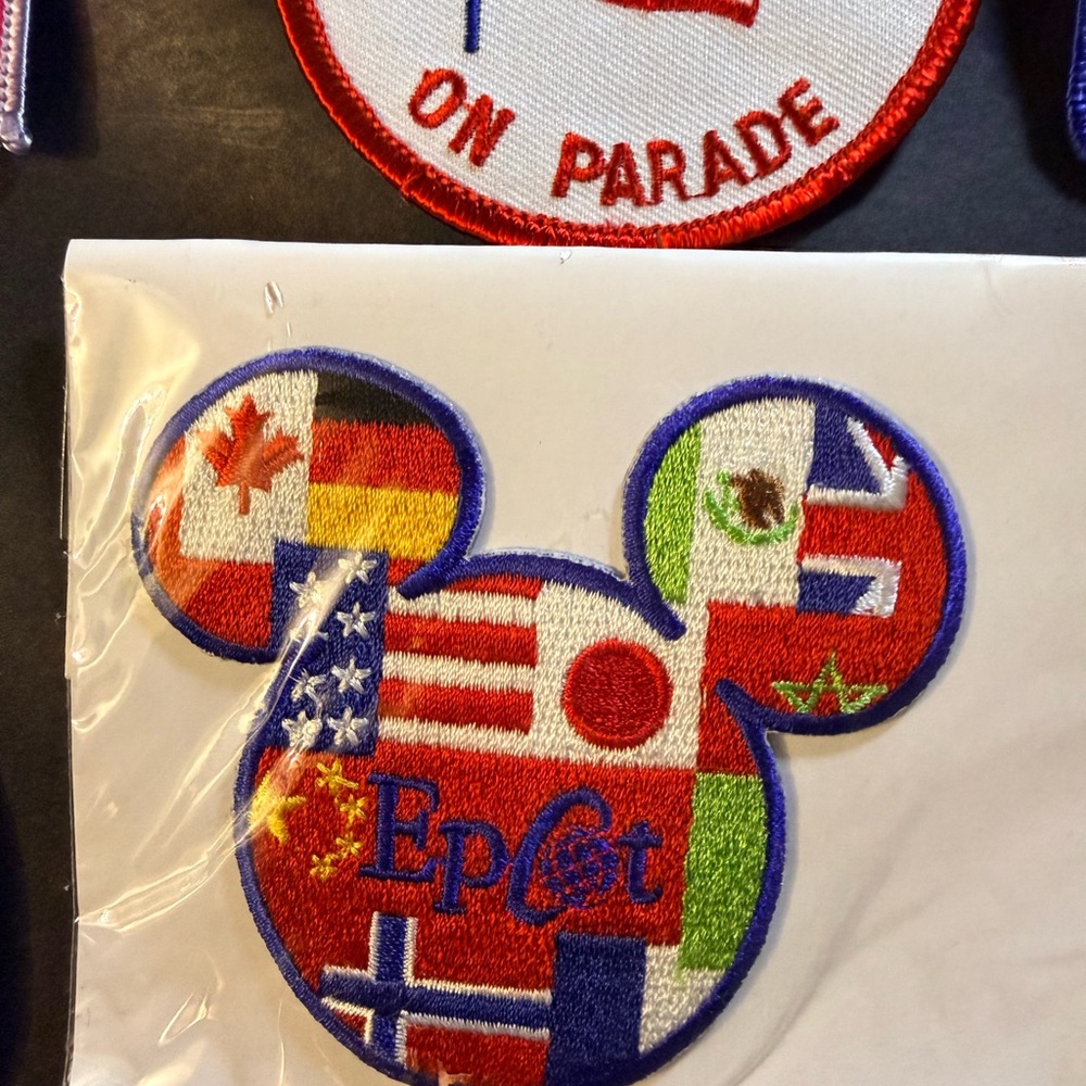 Vintage Girl Scouts Patch Badge Lot Epcot White House Parade 2005 Disney - Picture 8 of 10